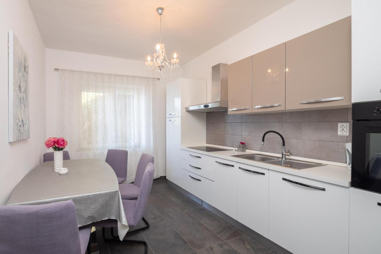 Sky Way Apartments Дуги-Рат Экстерьер фото