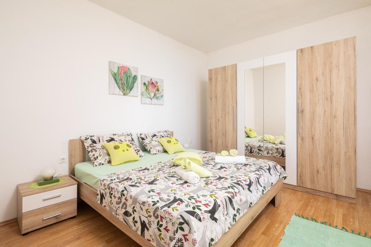 Sky Way Apartments Дуги-Рат Экстерьер фото