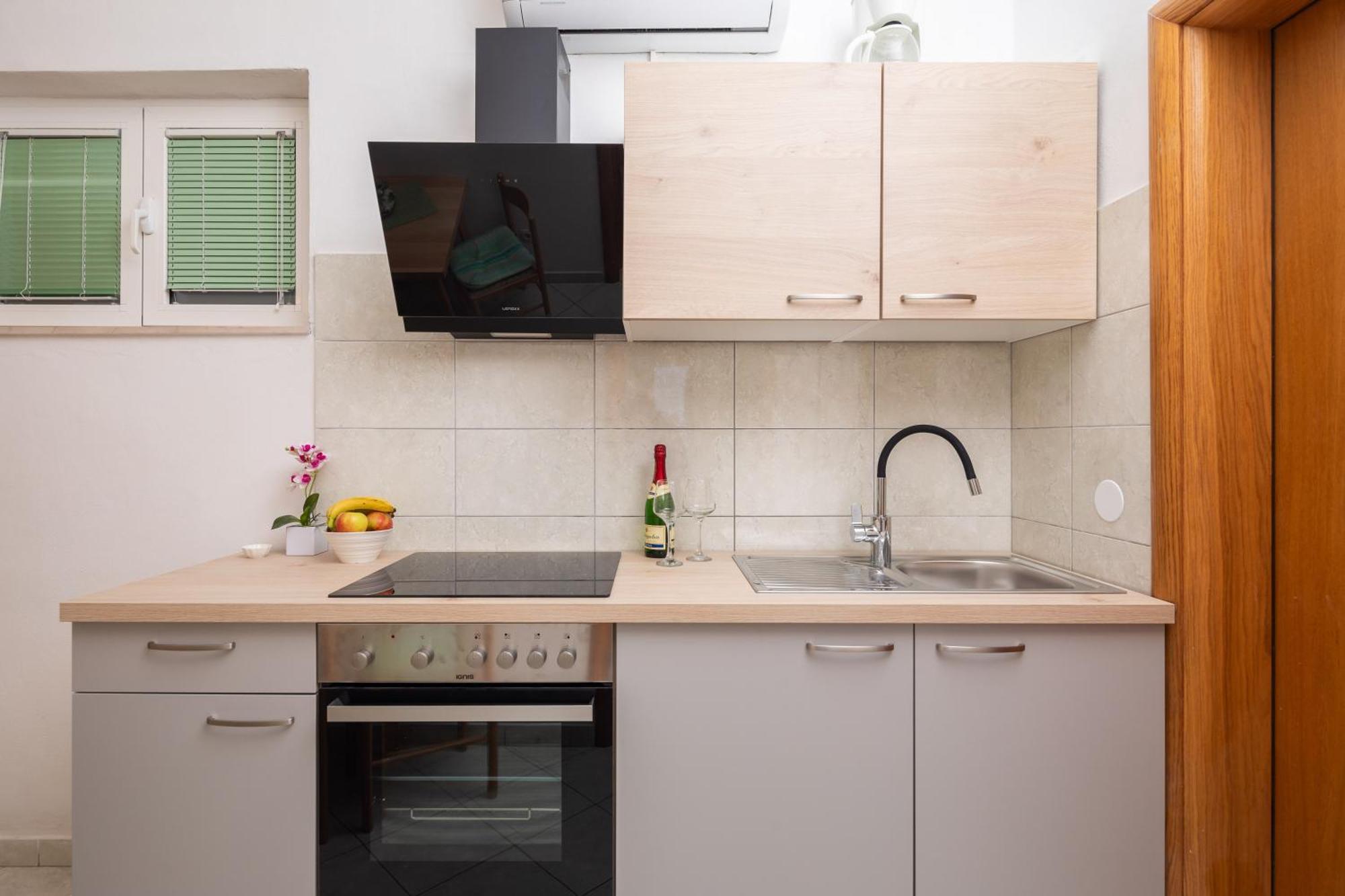 Sky Way Apartments Дуги-Рат Экстерьер фото