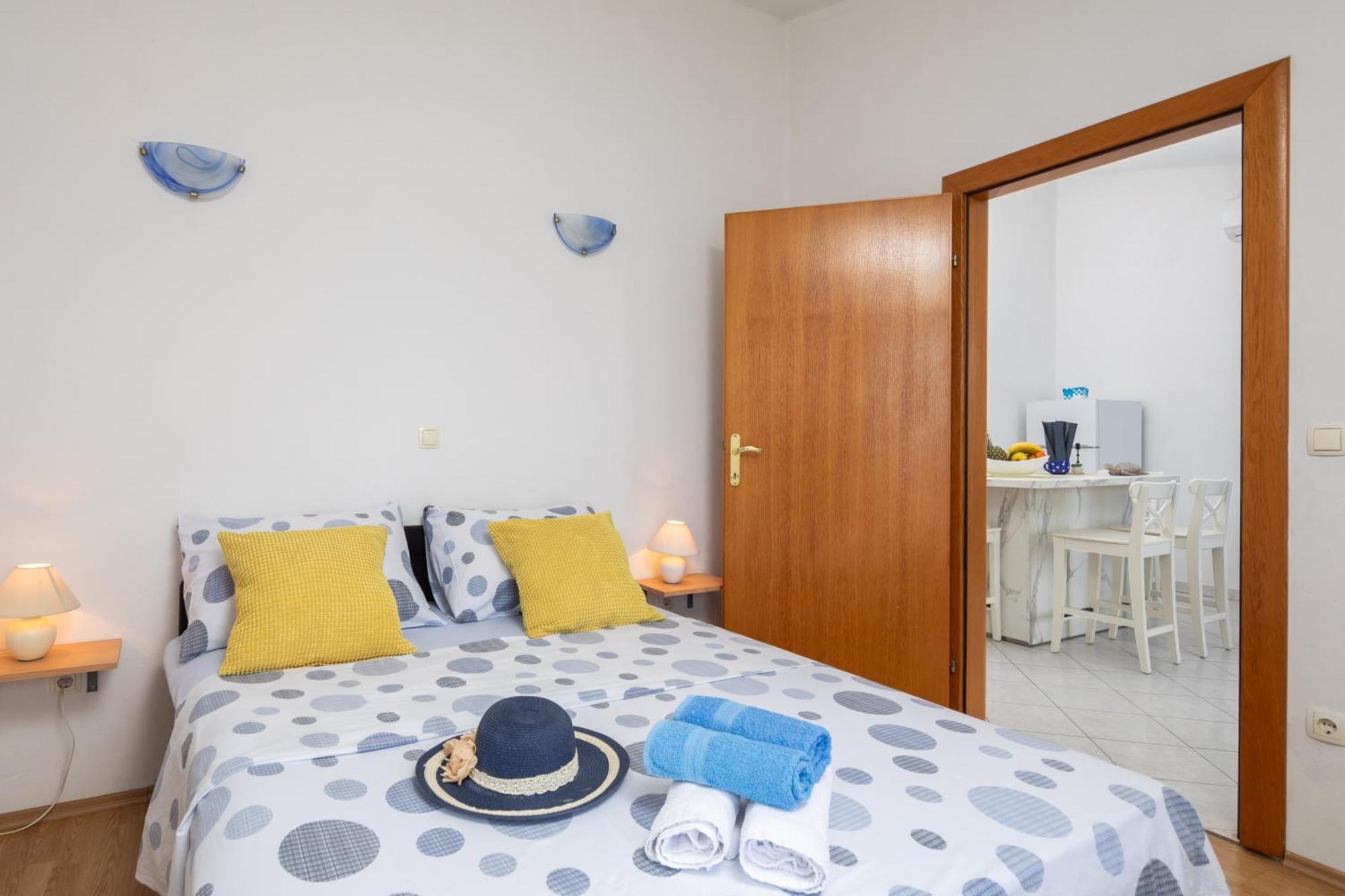 Sky Way Apartments Дуги-Рат Экстерьер фото