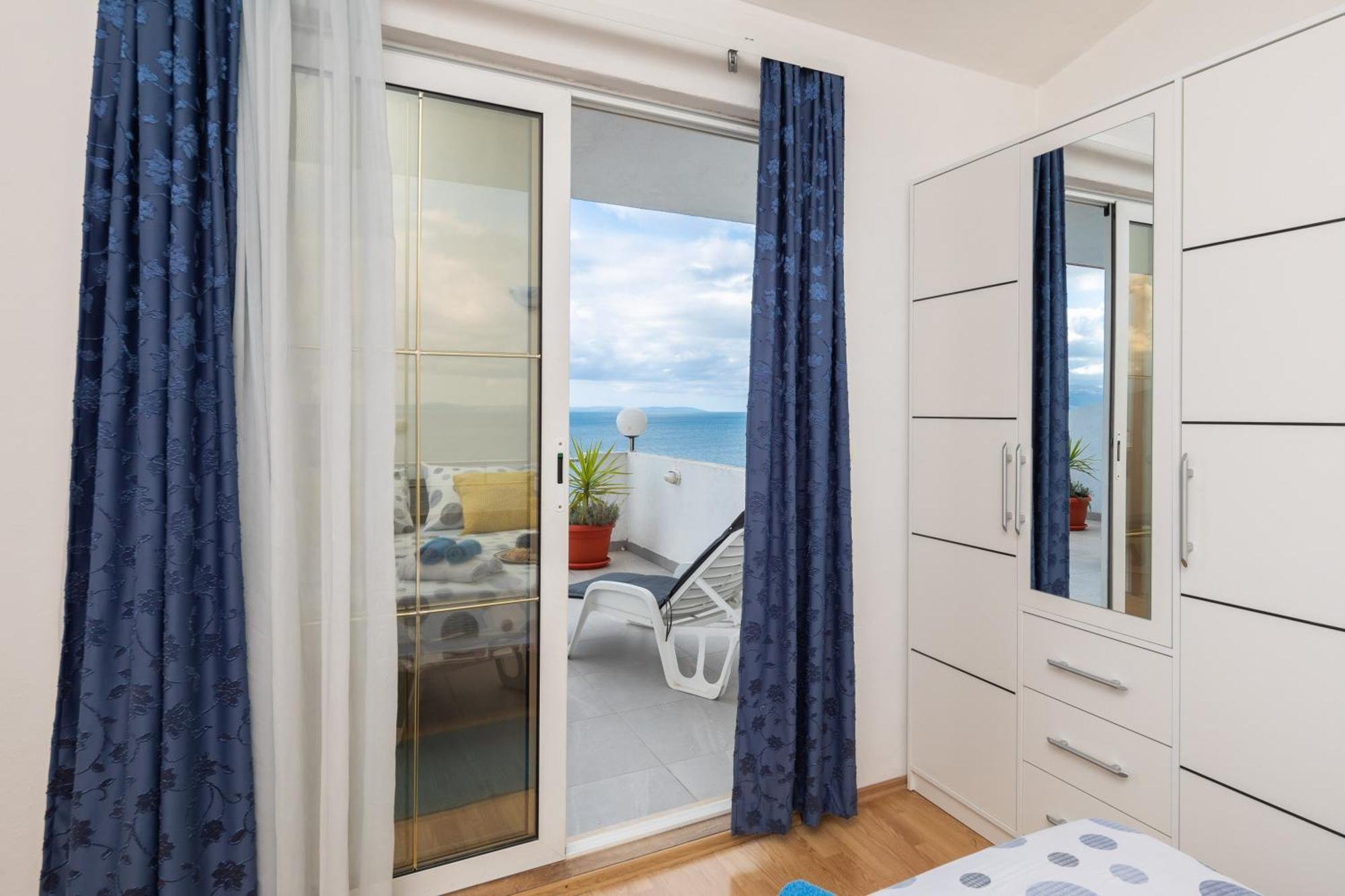 Sky Way Apartments Дуги-Рат Экстерьер фото