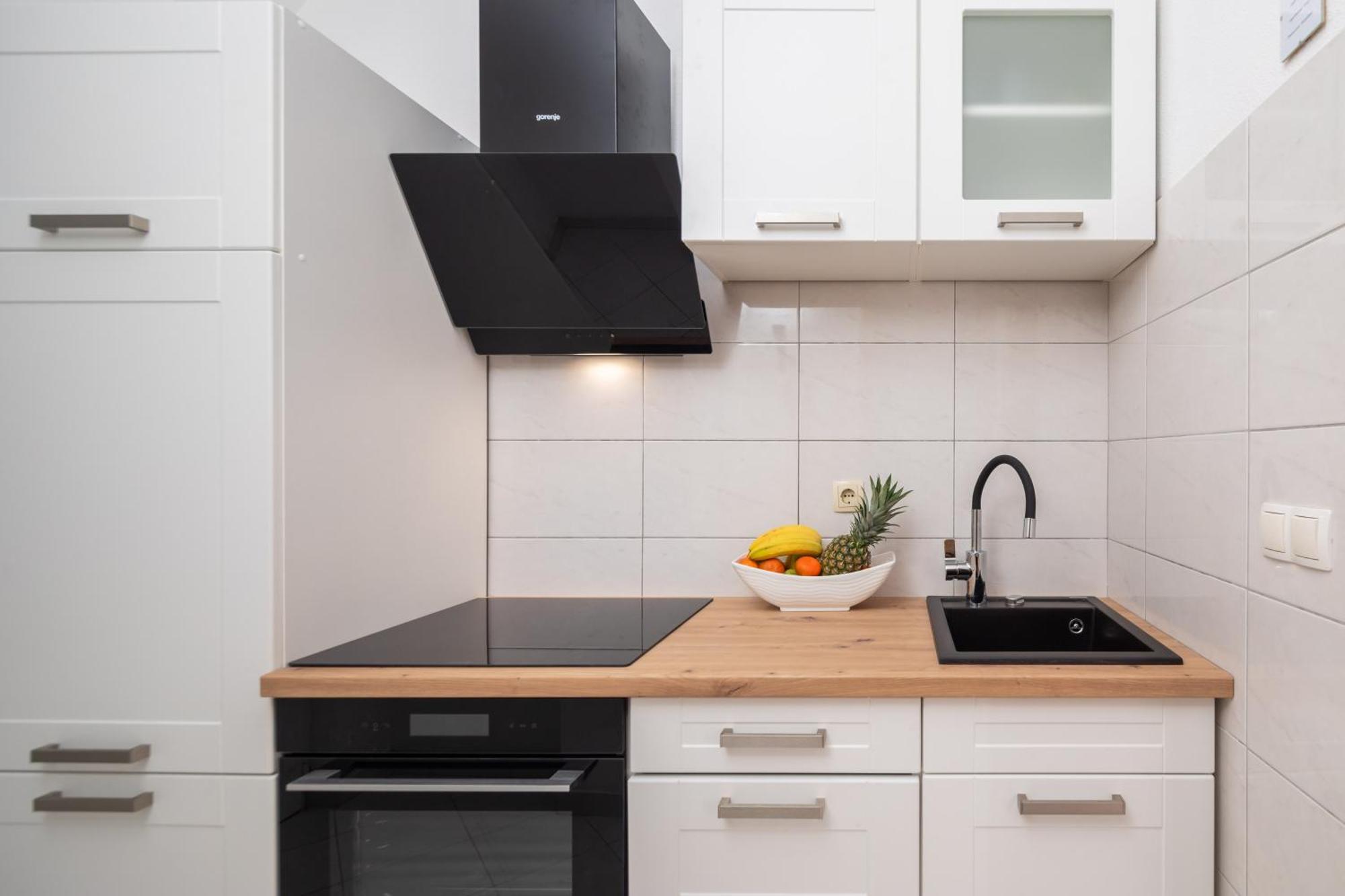Sky Way Apartments Дуги-Рат Экстерьер фото